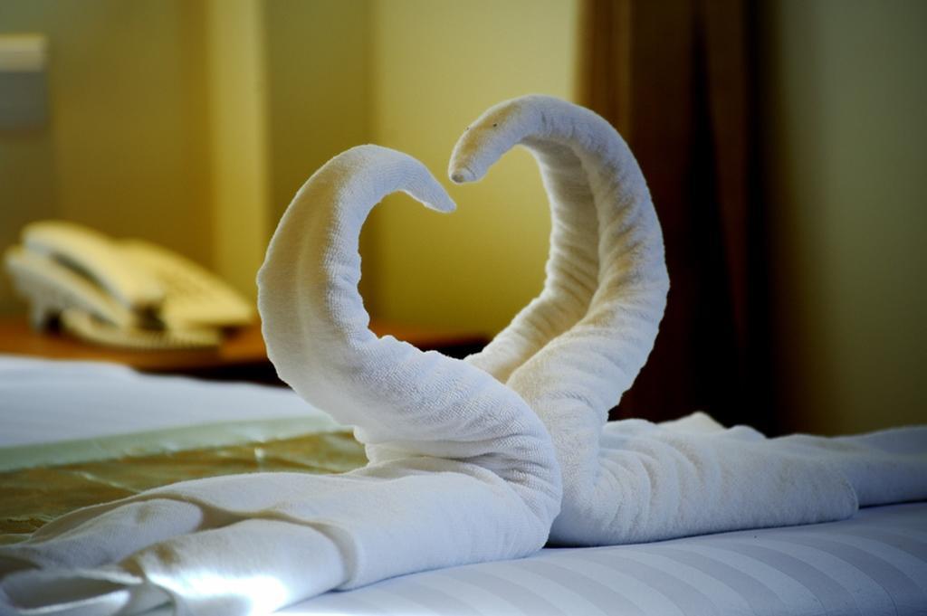 Royal Golden View Hotel Янгон Екстериор снимка
