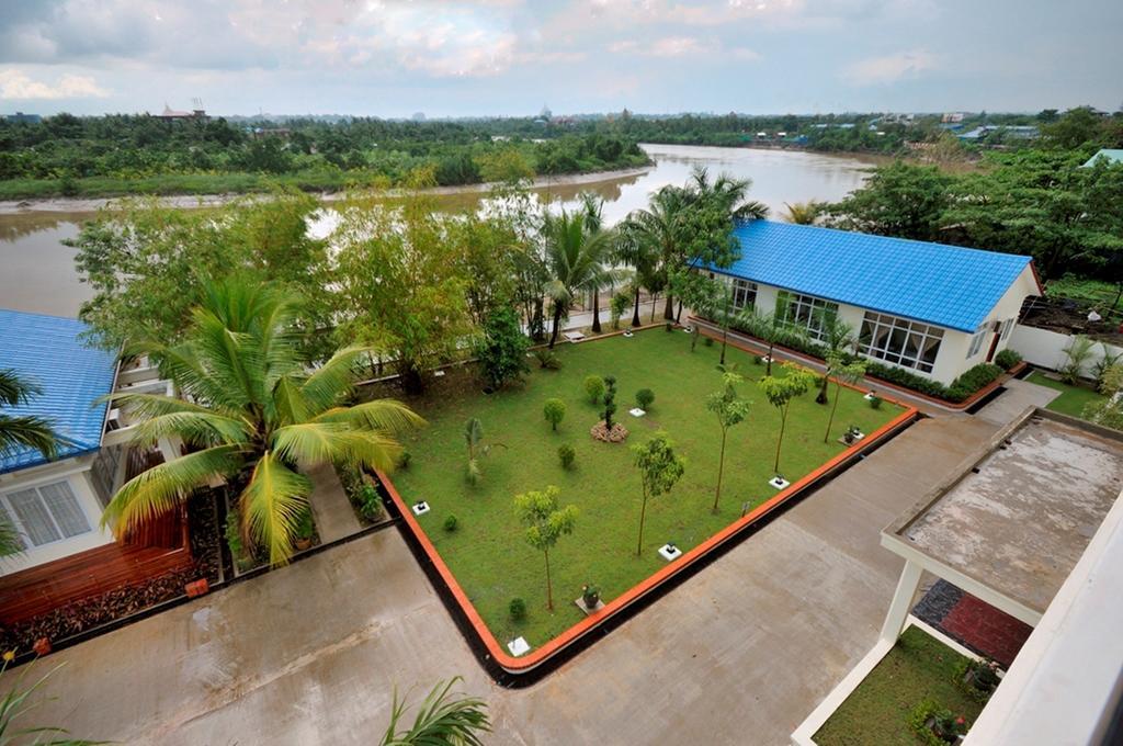 Royal Golden View Hotel Янгон Екстериор снимка