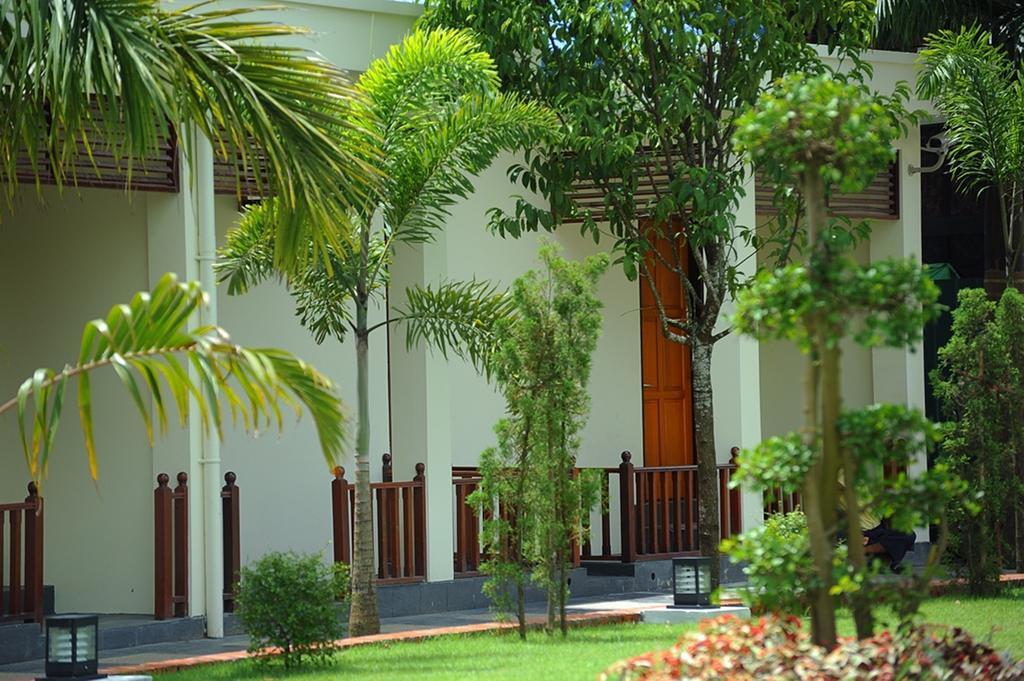 Royal Golden View Hotel Янгон Екстериор снимка