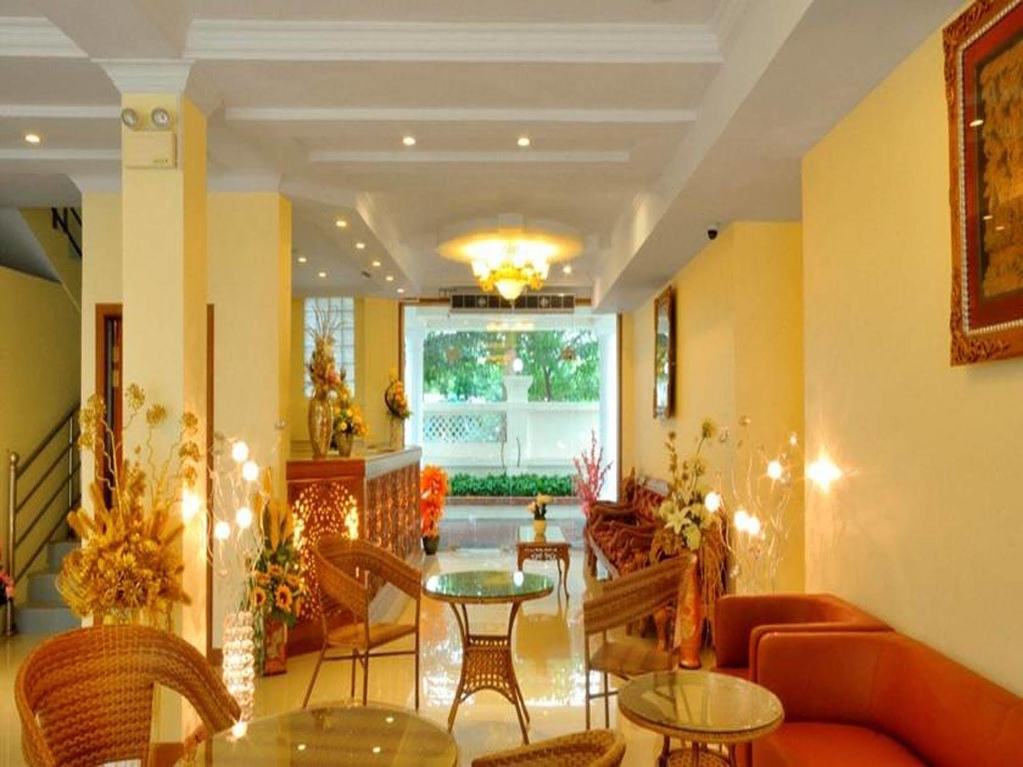 Royal Golden View Hotel Янгон Екстериор снимка