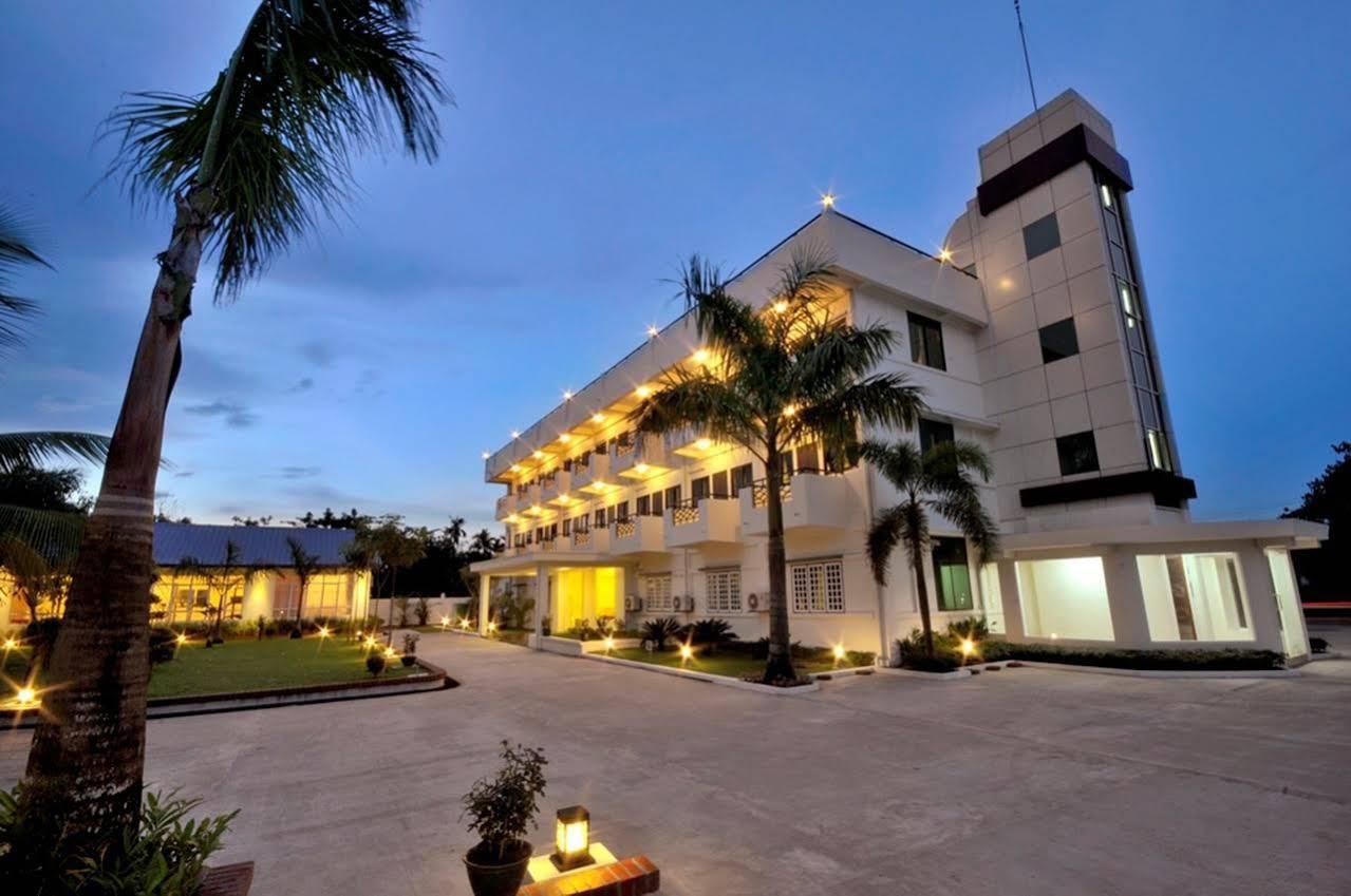 Royal Golden View Hotel Янгон Екстериор снимка
